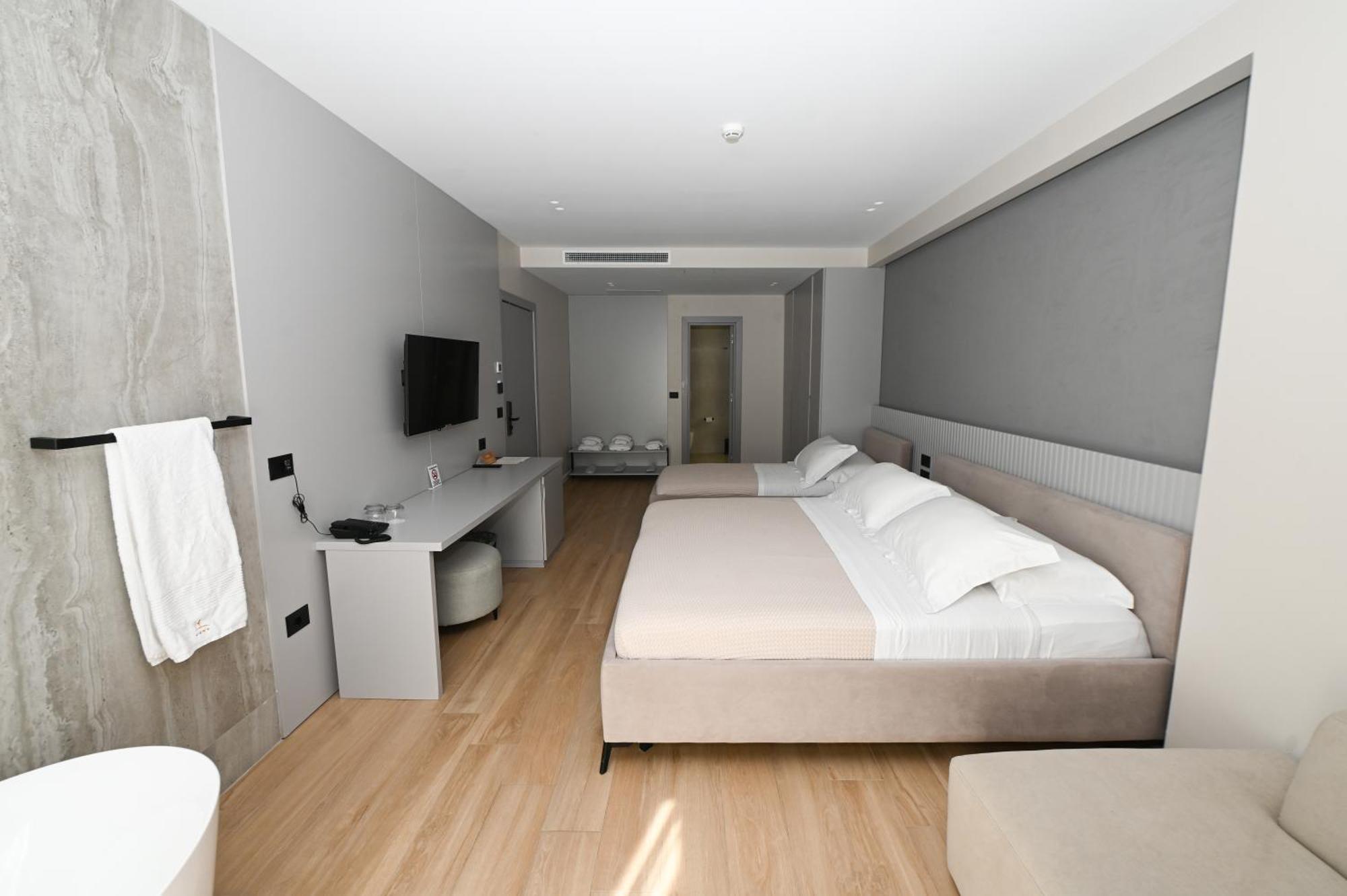 La Onda Hotel Durres Bagian luar foto
